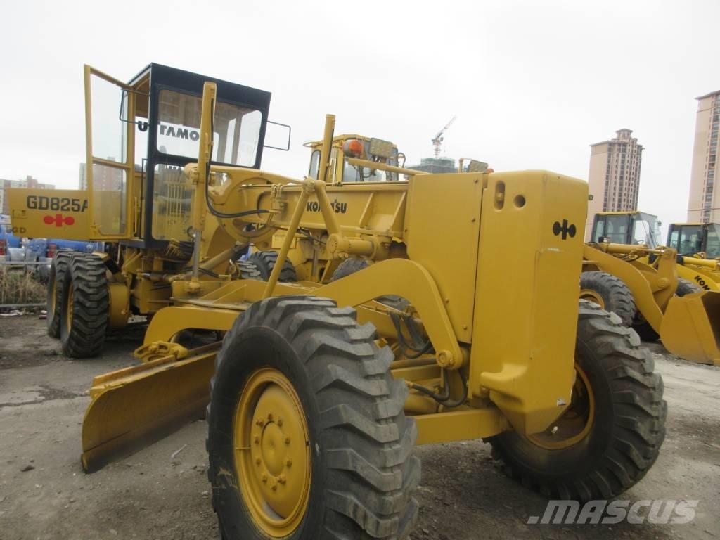 Komatsu GD 623 Graders