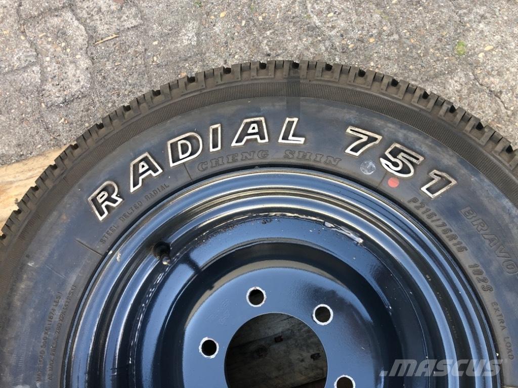  Radial 751 Compacttrekkers