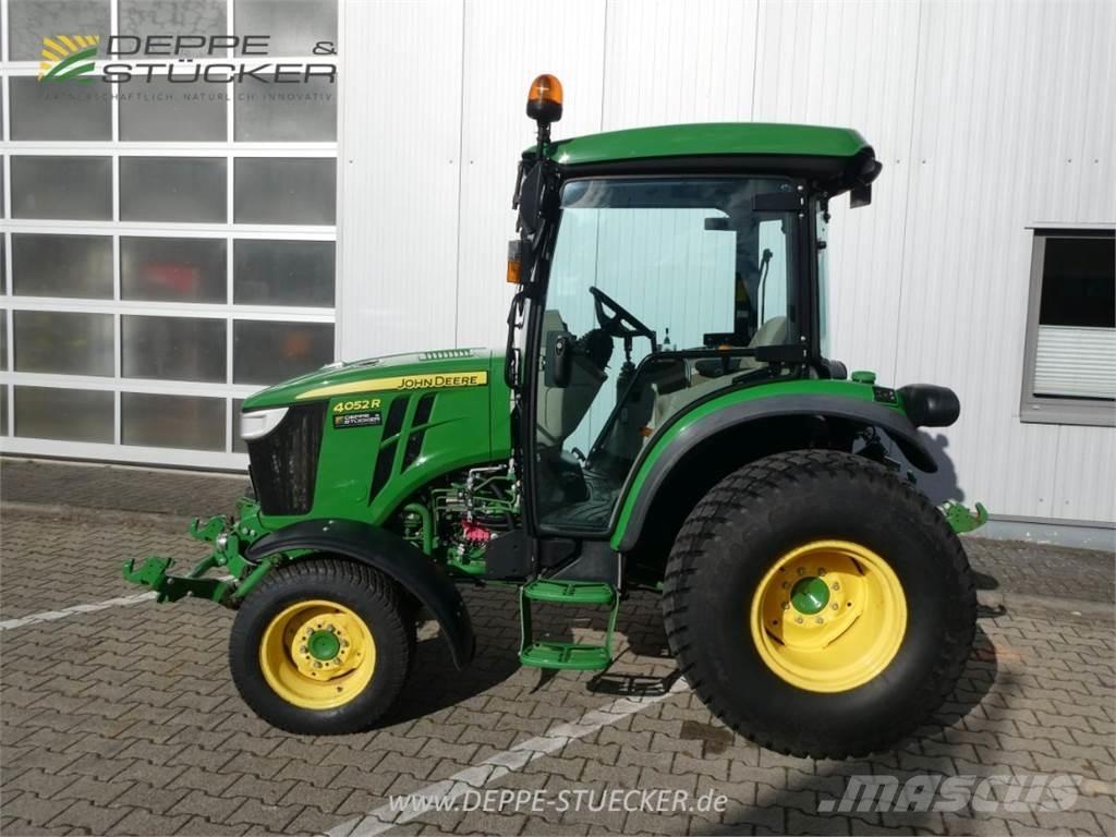 John Deere 4052R Compacttrekkers