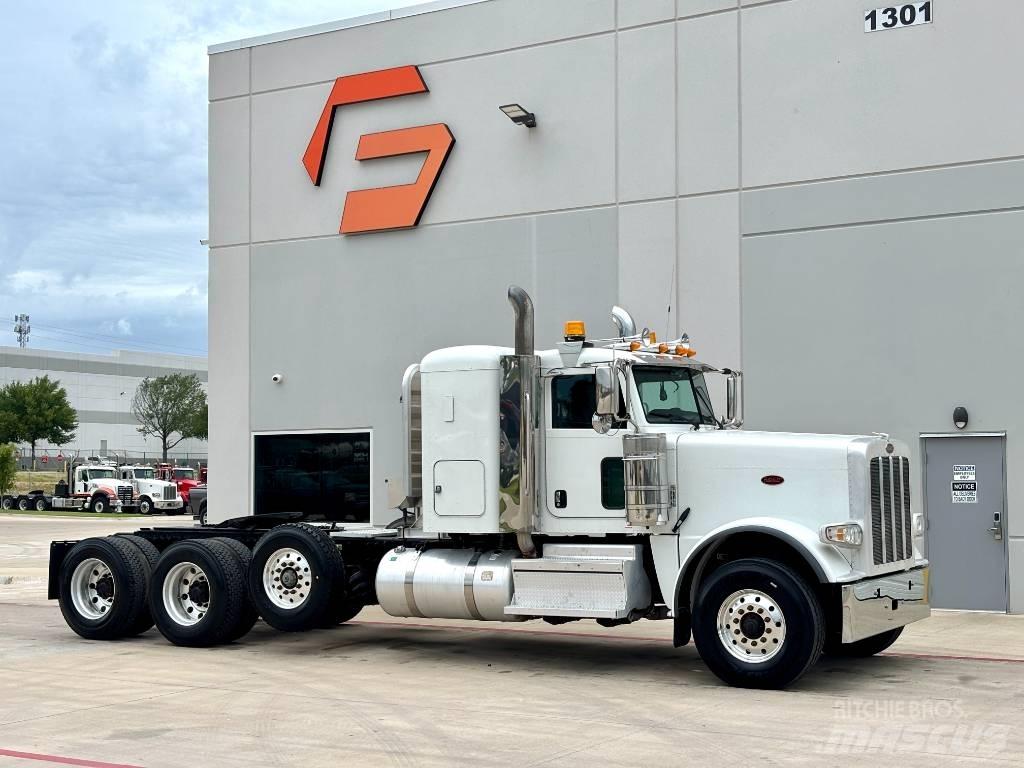 Peterbilt 389 Trekkers