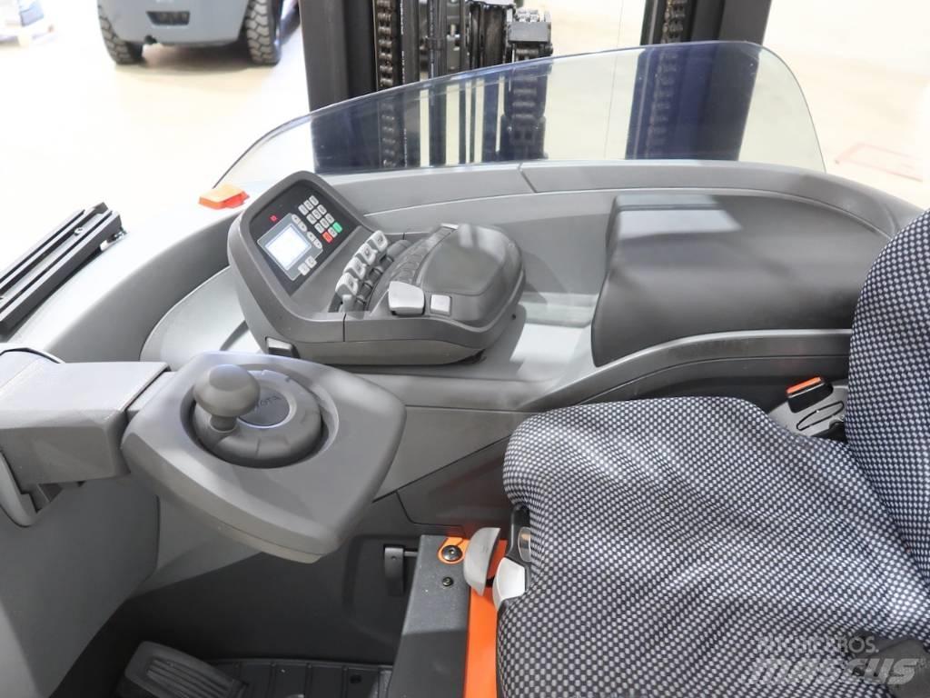 BT RRE160H Reachtruck voor hoog niveau