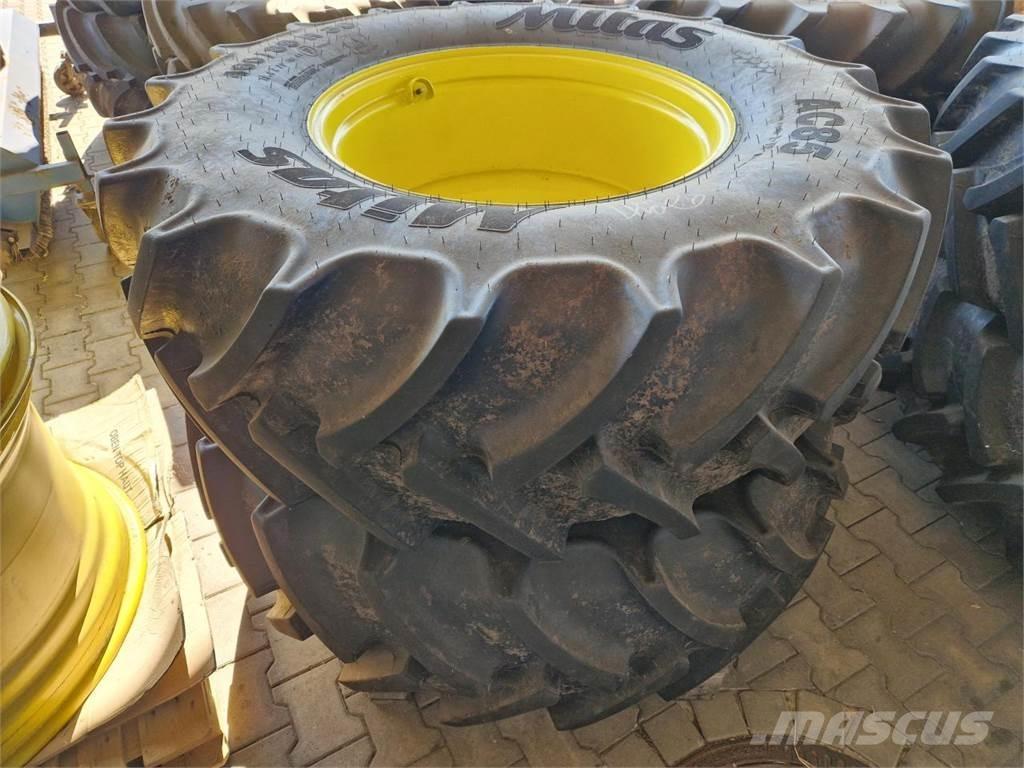 Mitas 460/85R30 Banden, wielen en velgen