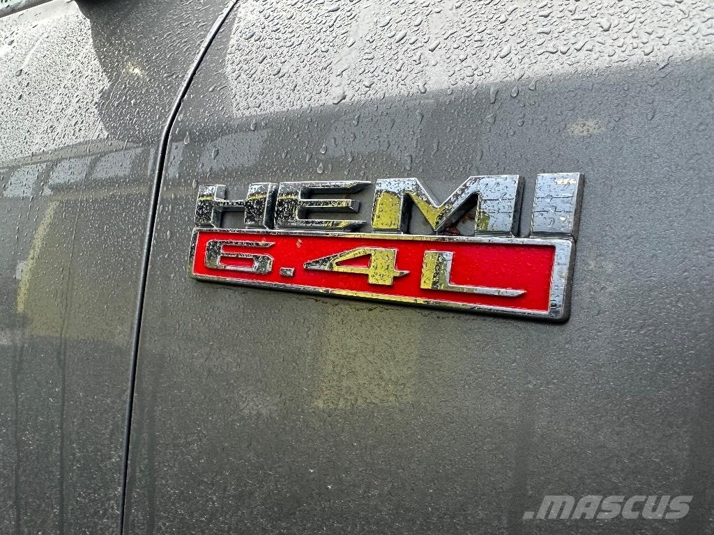 RAM 2500 Tradesman Bestelwagens met open laadbak