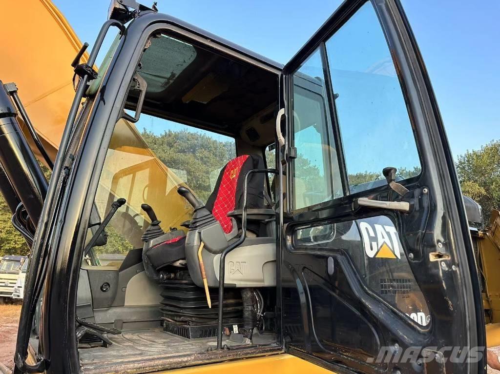 CAT 330 D2L Rupsgraafmachines