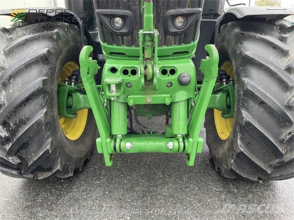 John Deere 6230R Tractoren