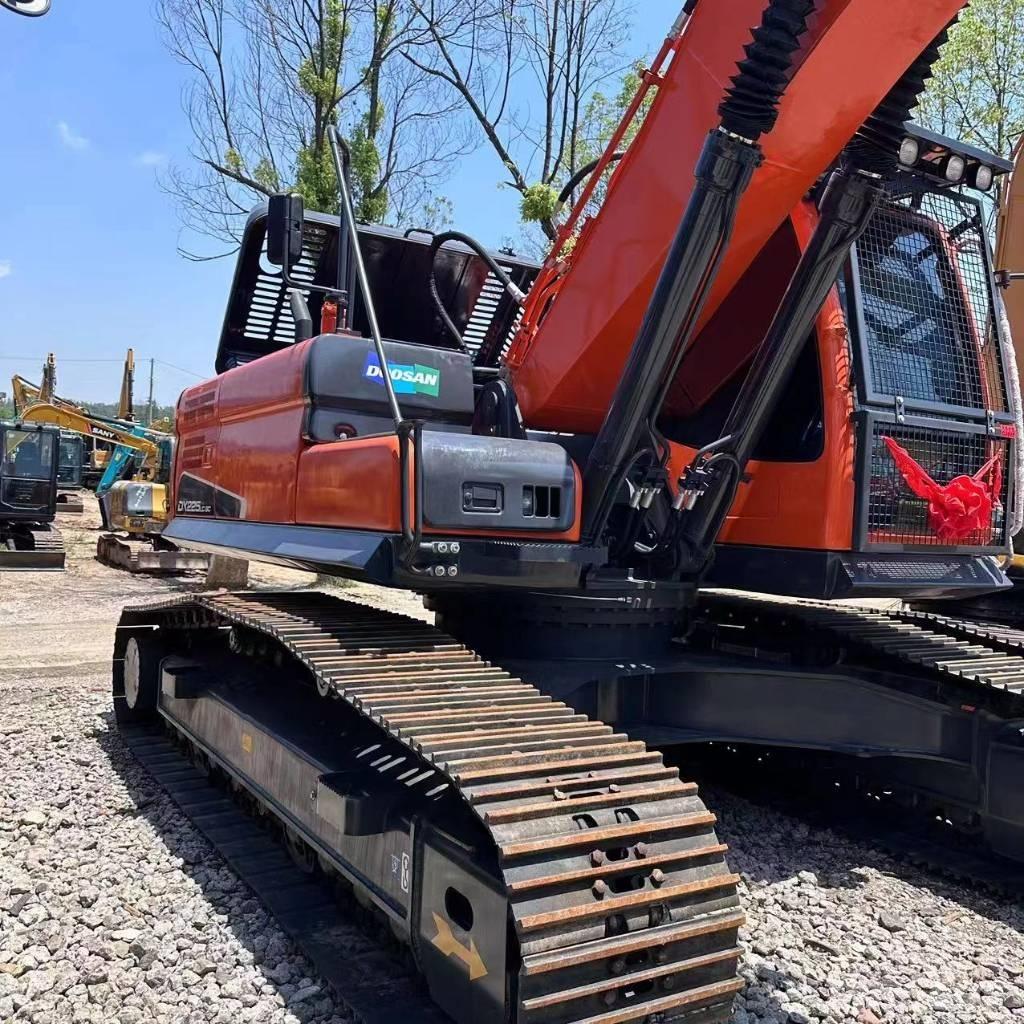 Doosan DX 225 LC Rupsgraafmachines