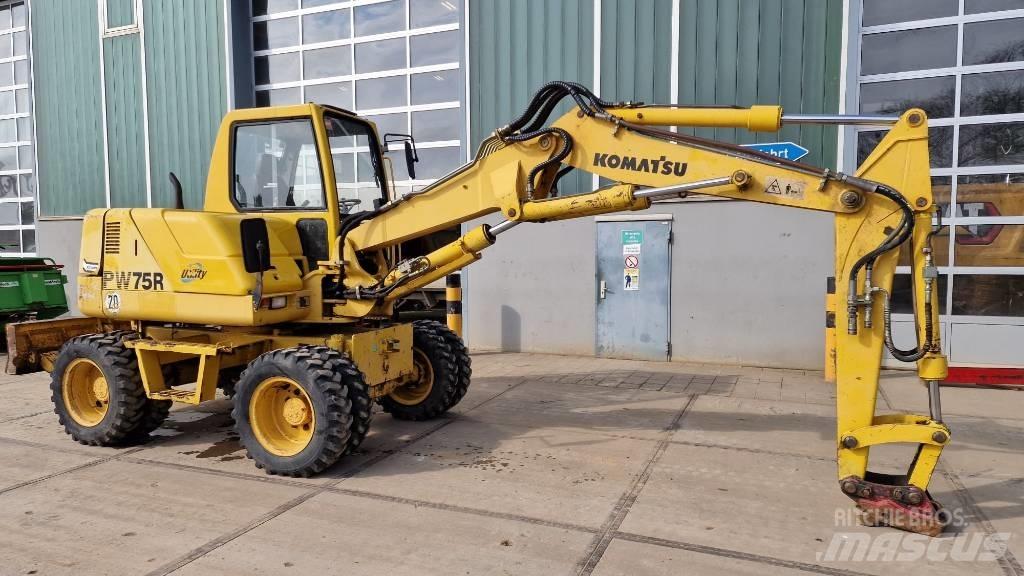 Komatsu PW 75 R Wielgraafmachines