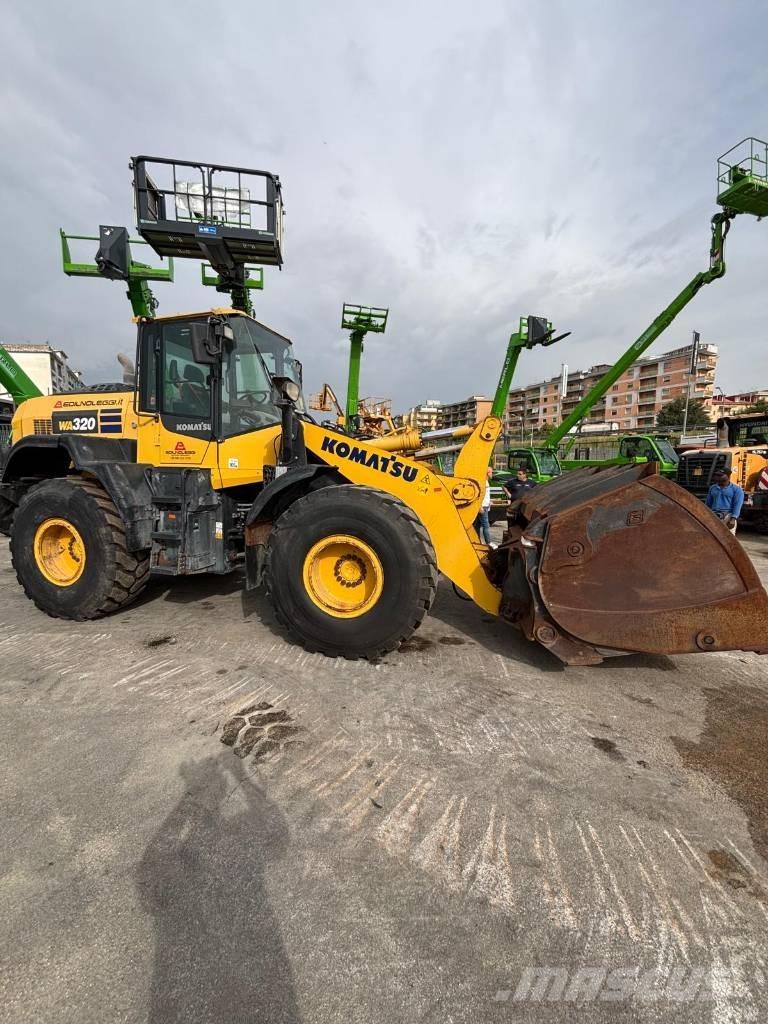 Komatsu WA 320-8 Wielladers