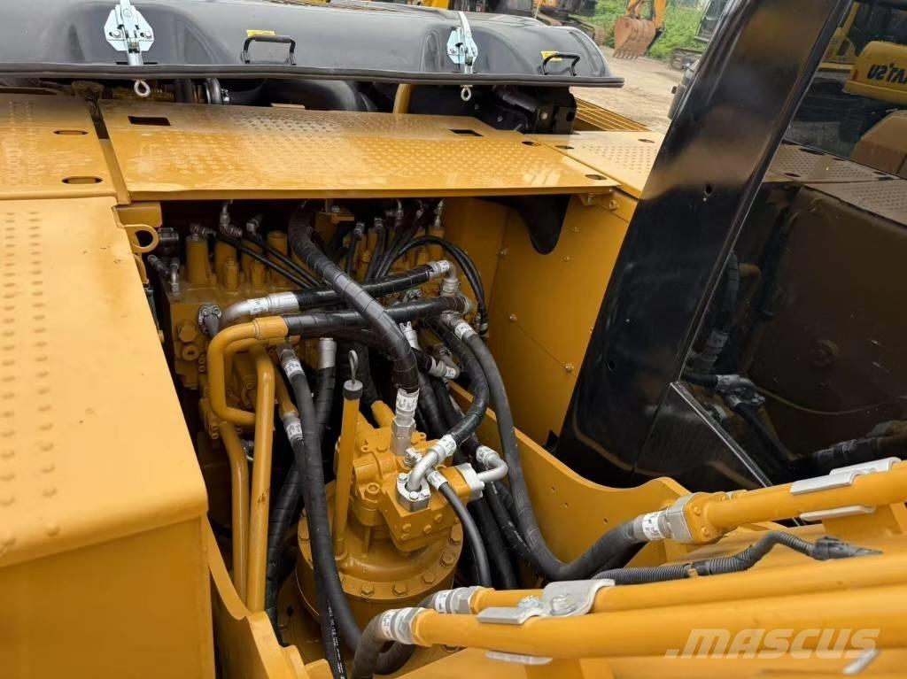 CAT 320D2 Rupsgraafmachines