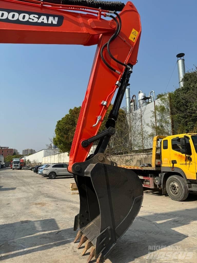 Doosan DX 225 LC Rupsgraafmachines