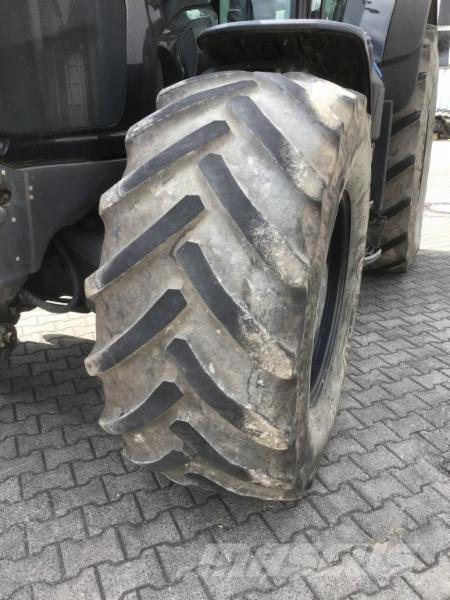 CLAAS AXION 830 Tractoren