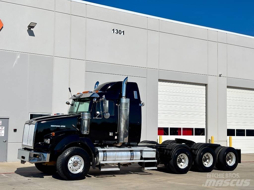 Western Star 4900 FA Trekkers