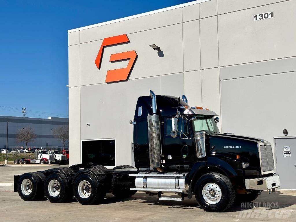 Western Star 4900 FA Trekkers