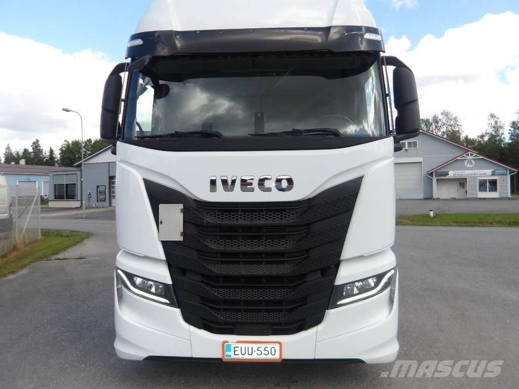 Iveco AS 440 STX Trekkers
