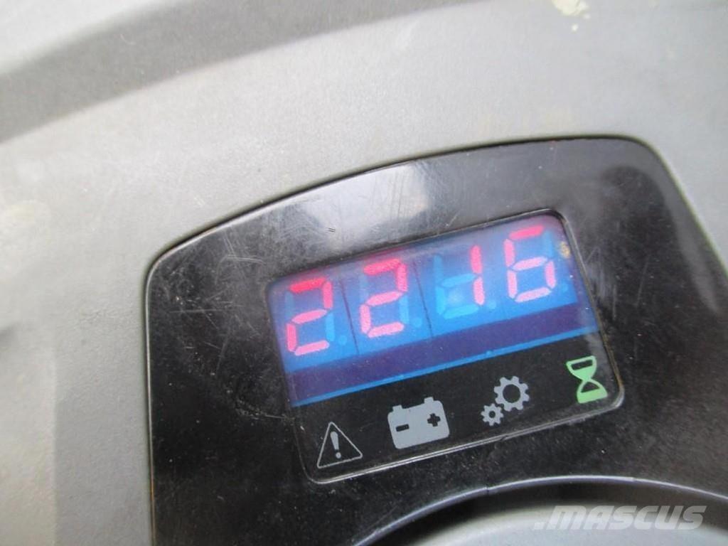 Toyota LPE200 Pallettruck met meerij platform