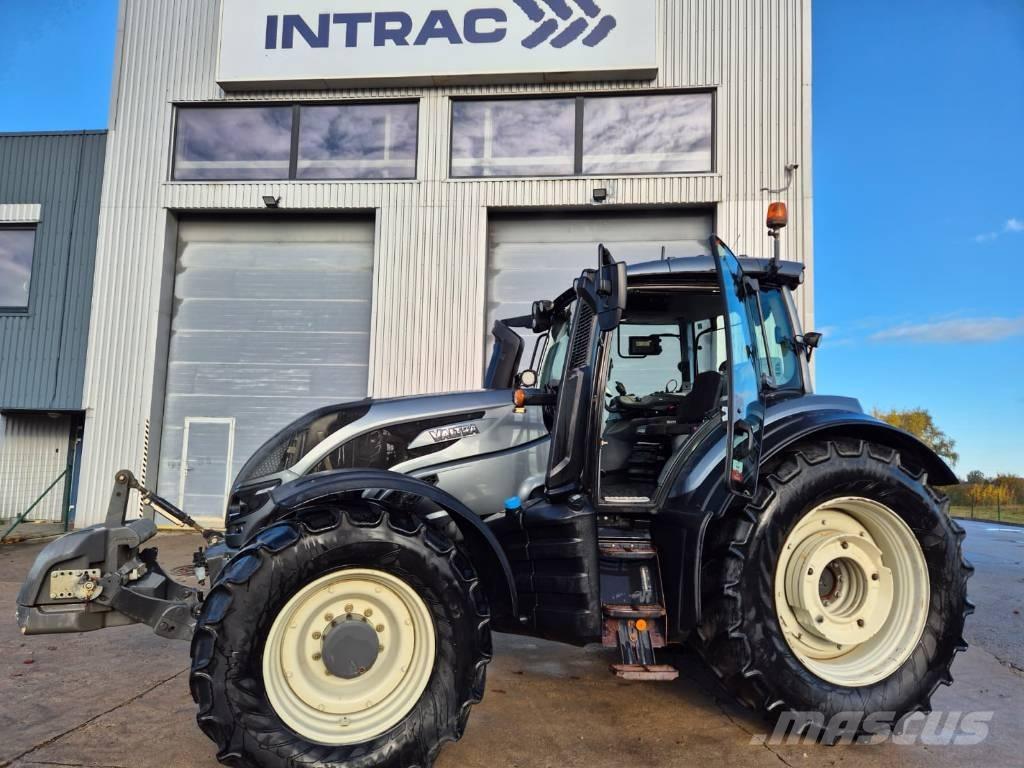 Valtra T 254 Tractoren