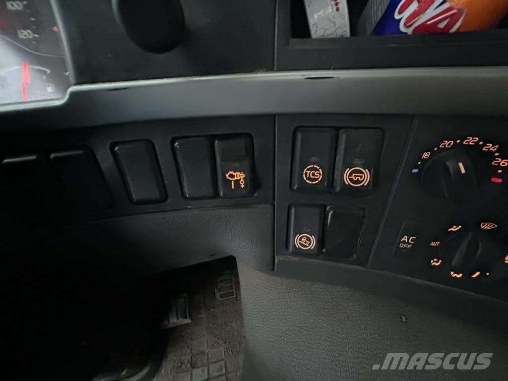 Volvo FM 460 Vlakke laadvloer met kraan