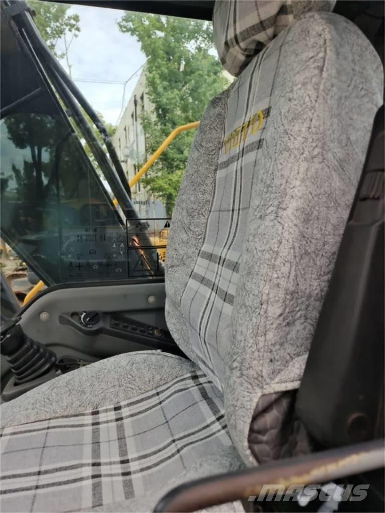 Volvo EC 140 B LC Rupsgraafmachines