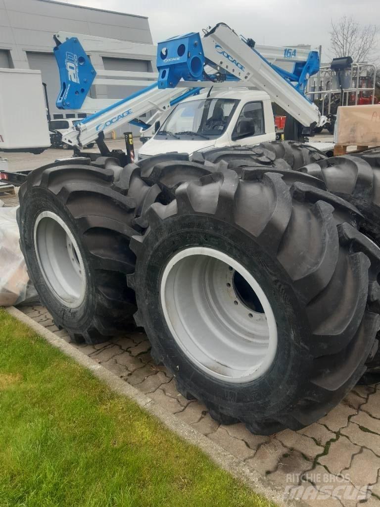 Nokian 600/50-24,5 Banden, wielen en velgen