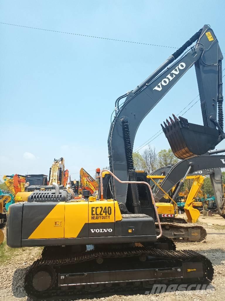 Volvo EC 240 Rupsgraafmachines