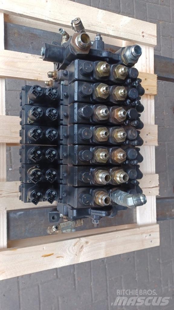 John Deere 1270 D Hydraulics