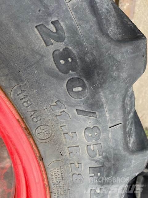 Kleber 280/85 R28 Banden, wielen en velgen