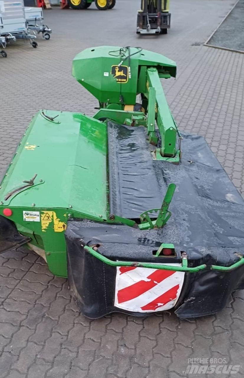 John Deere 328 Maaiers