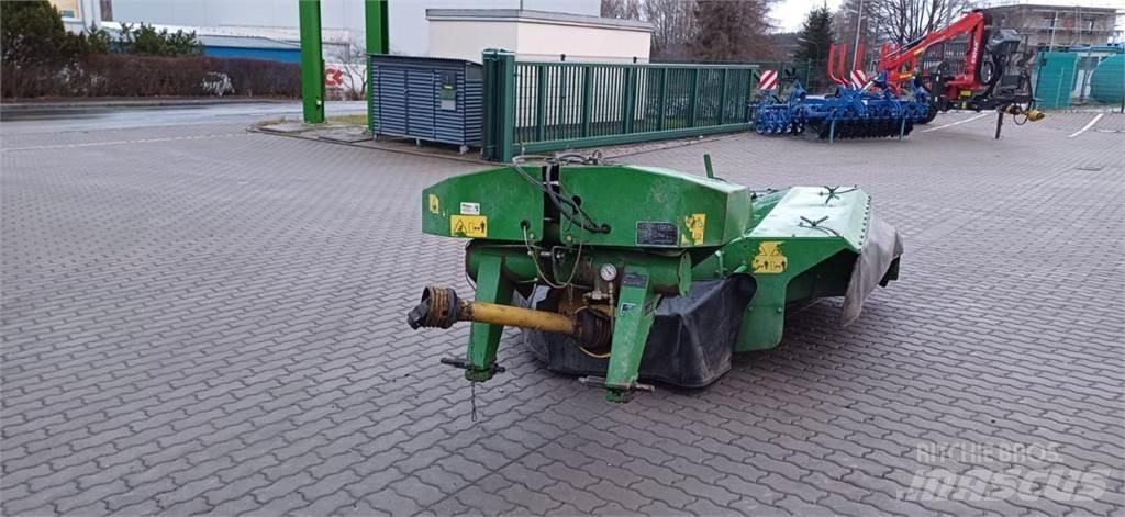 John Deere 328 Maaiers