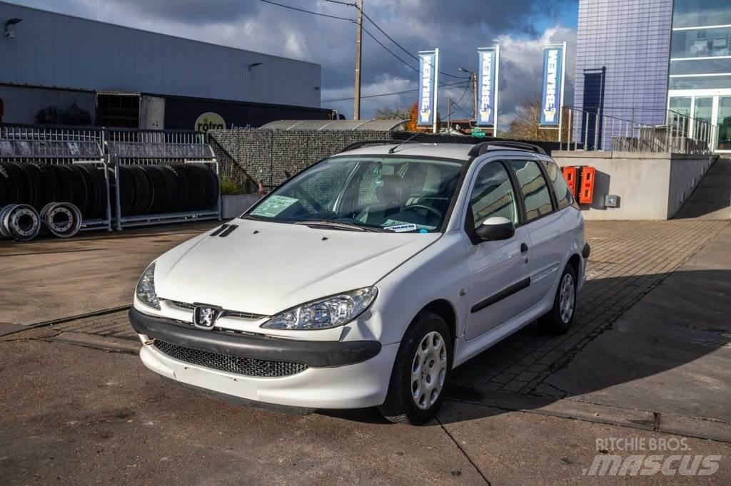 Peugeot 206 SW Auto's