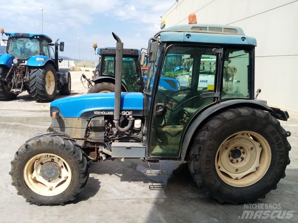 New Holland TN 90 F Tractoren