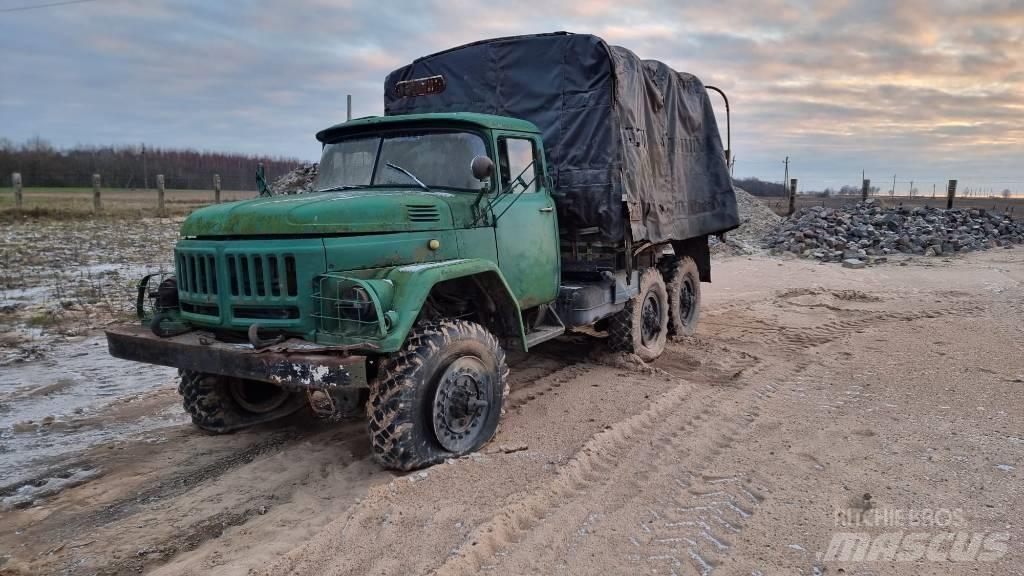 ZIL 157 K 6x6 Bakwagens met gesloten opbouw