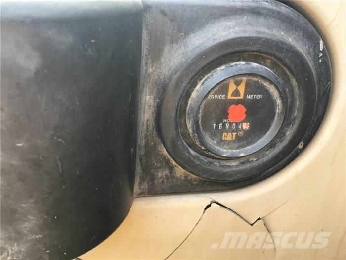 CAT 325 C Rupsgraafmachines