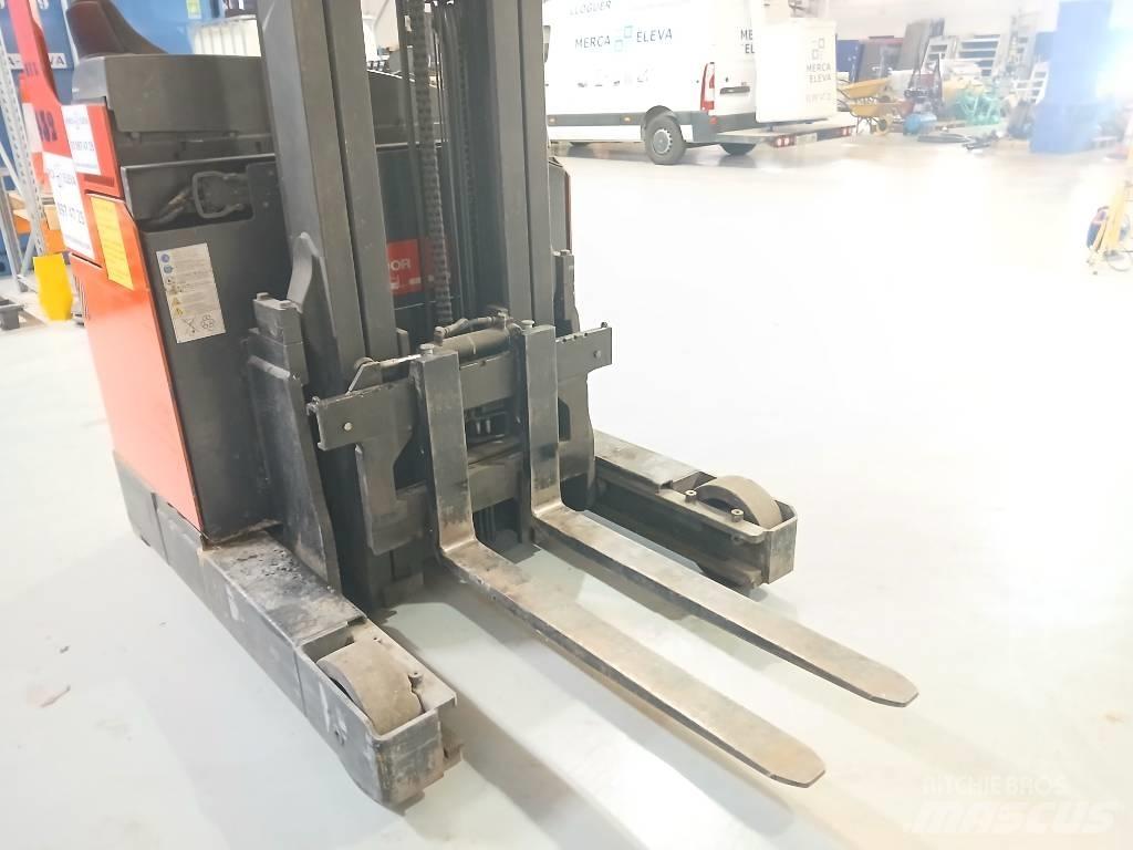 BT RR E 3 Reachtruck voor hoog niveau