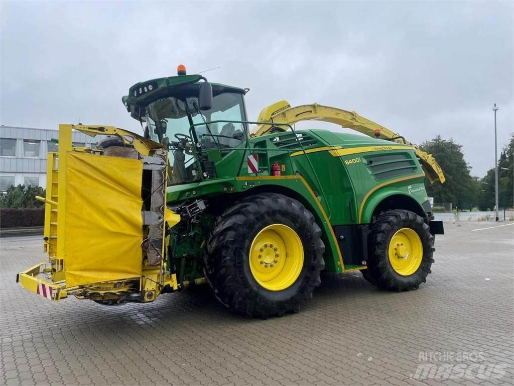 John Deere 8400 i Zelfrijdende veldhakselaars
