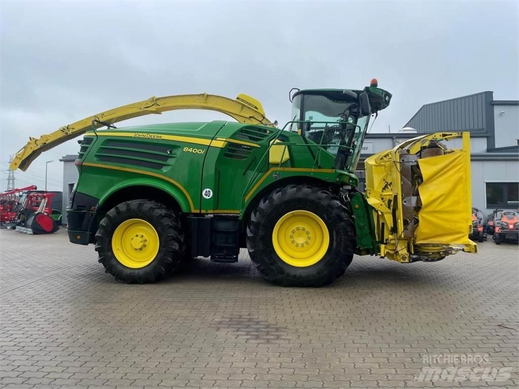 John Deere 8400 i Zelfrijdende veldhakselaars