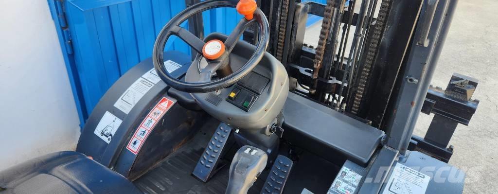 Ausa C 200 H X4 Vorkheftruck voor zwaar terrein