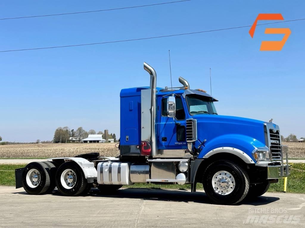Mack Titan TD 713 Trekkers