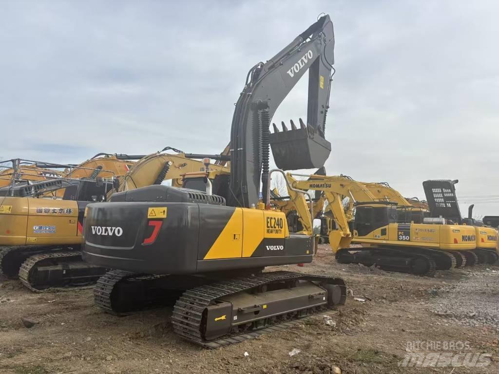 Volvo EC 240 Rupsgraafmachines