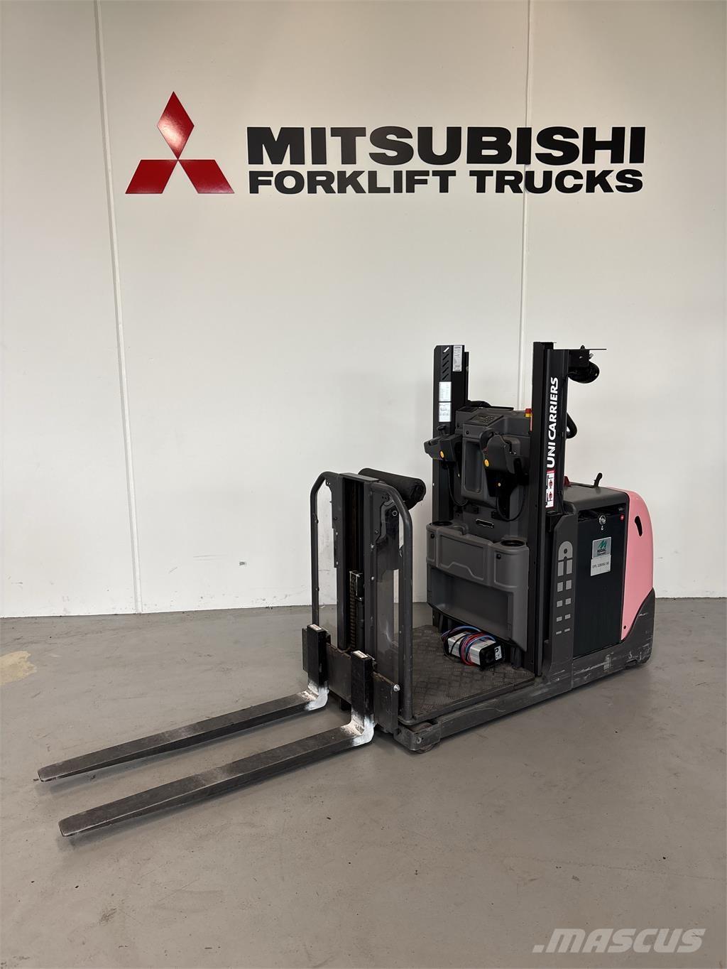 UniCarriers EPL100 Orderpicker voor laag niveau