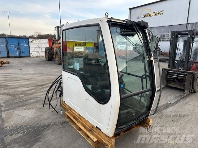Liebherr R 317 CAB Cabine en interieur