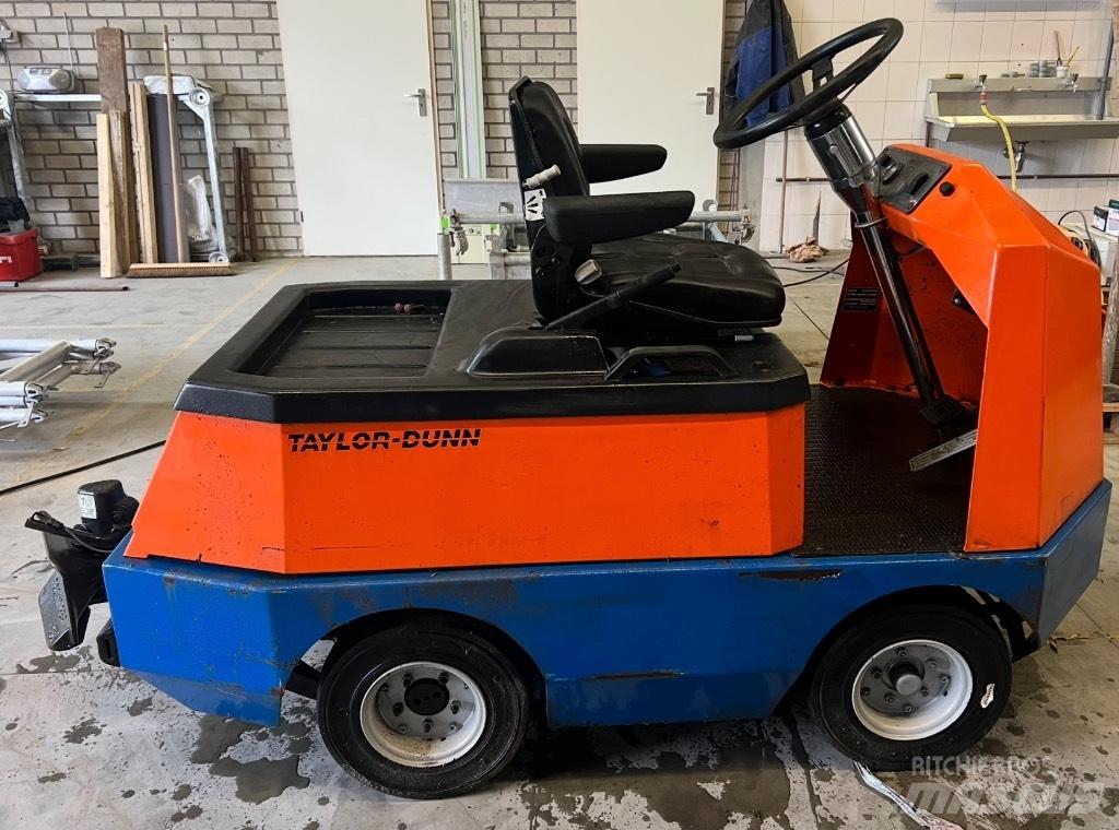 Taylor-Dunn C425 Electro trekker