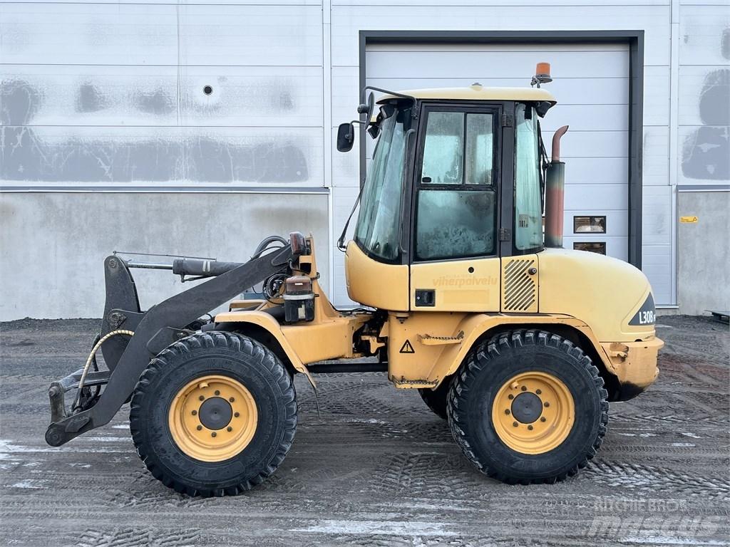 Volvo L 30 B Wielladers