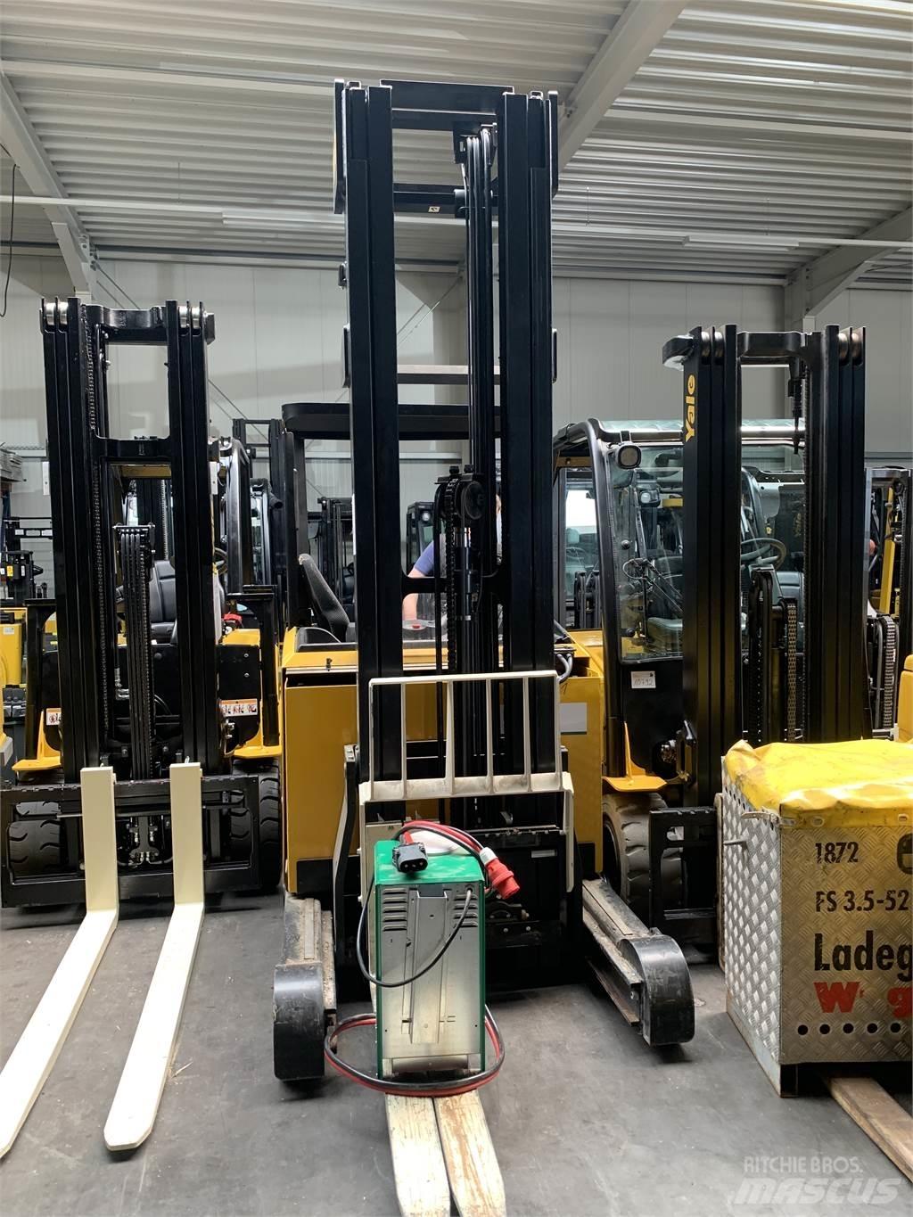 Yale MR14 Reachtruck voor hoog niveau