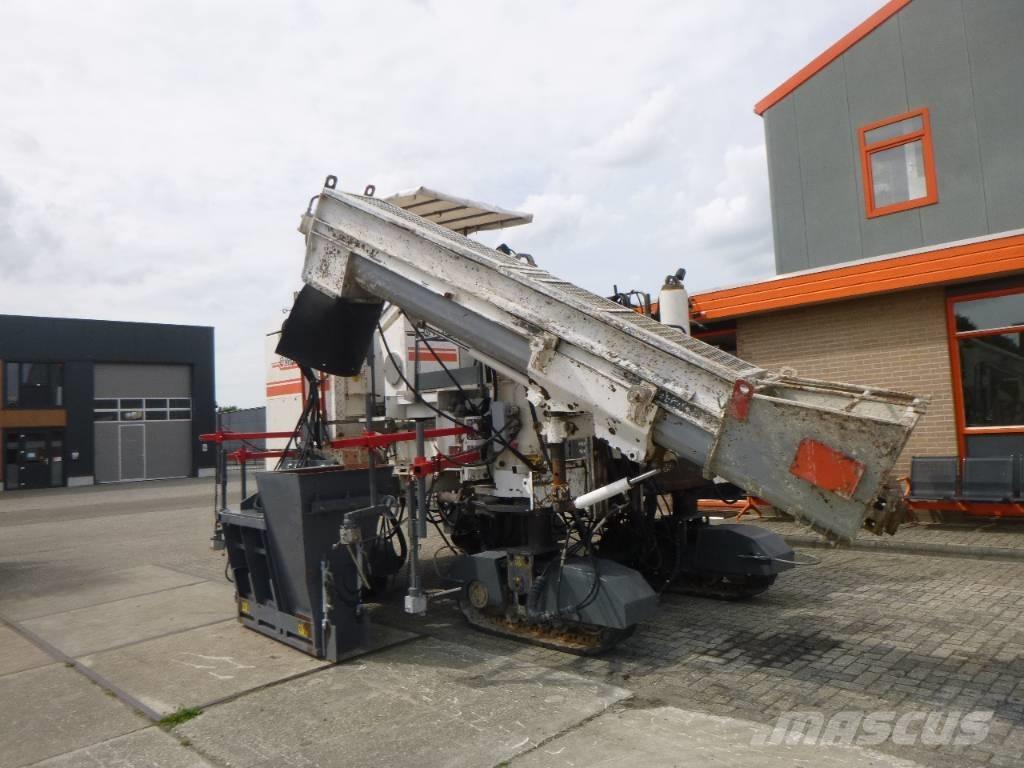 Wirtgen SP250 Betonsteenmachines