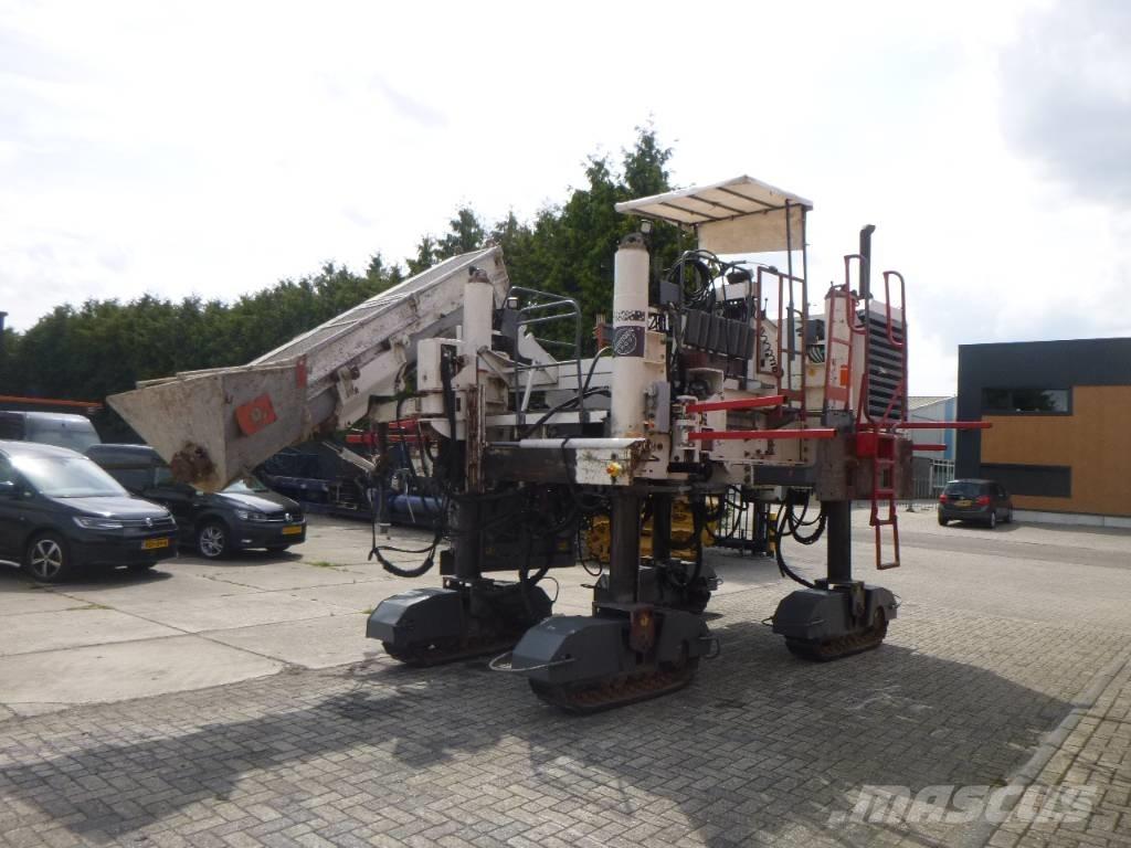 Wirtgen SP250 Betonsteenmachines