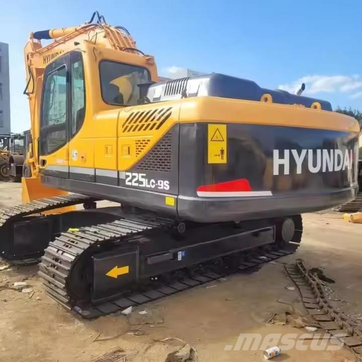 Hyundai HX 225 LC -9s Rupsgraafmachines