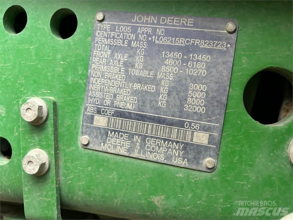 John Deere 6215R Tractoren
