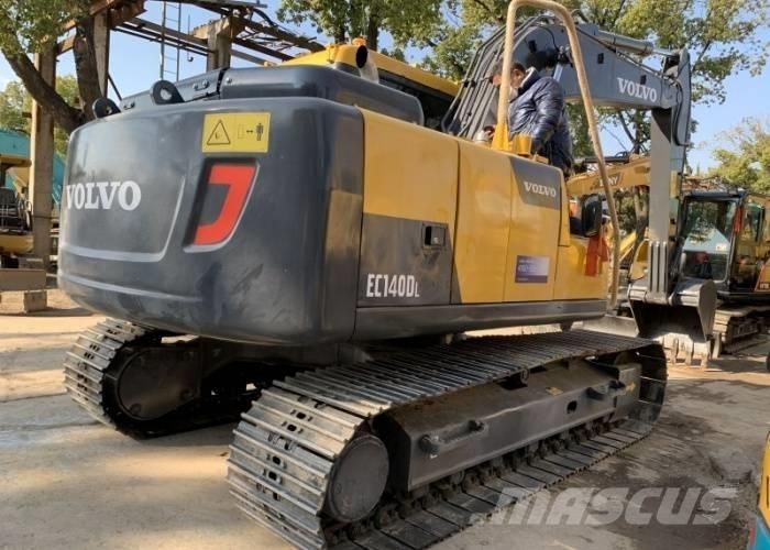 Volvo 140D Rupsgraafmachines