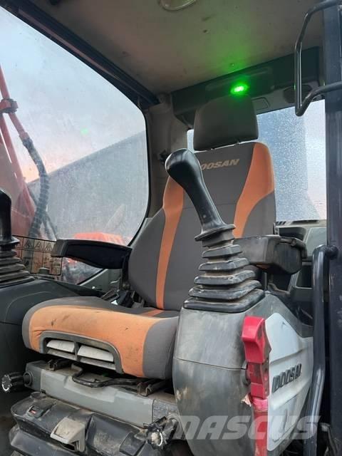 Doosan DX 140 LC-3 Rupsgraafmachines