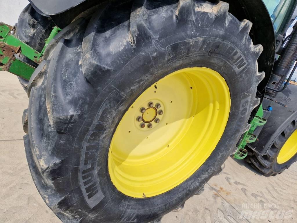 John Deere 6115 R Tractoren